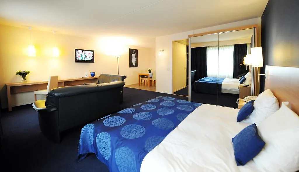B-Aparthotel Moretus Antwerp 3*,