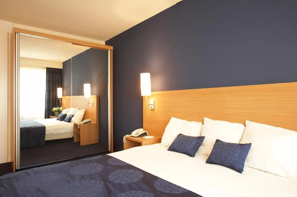 B-Aparthotel Moretus Antwerp Hotel