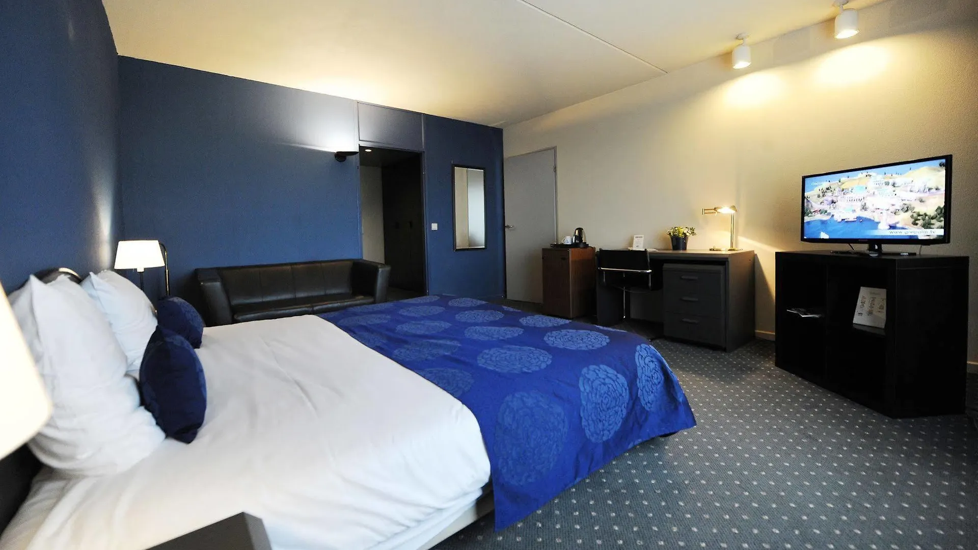 B-Aparthotel Moretus Antwerp