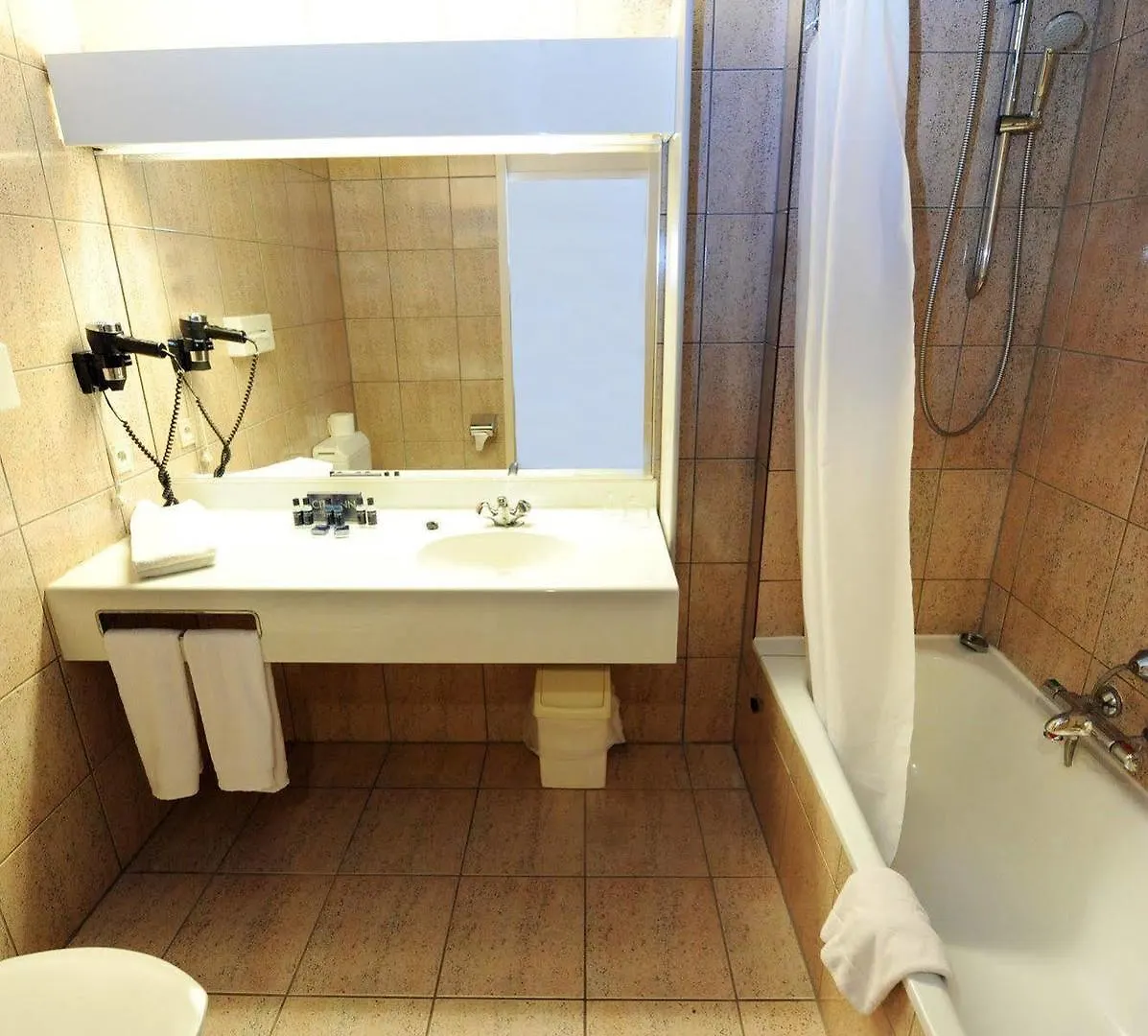B-Aparthotel Moretus Antwerp 3*,